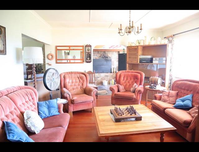 3 BEDROOM HOUSE FOR SALE IN BERGZICHT